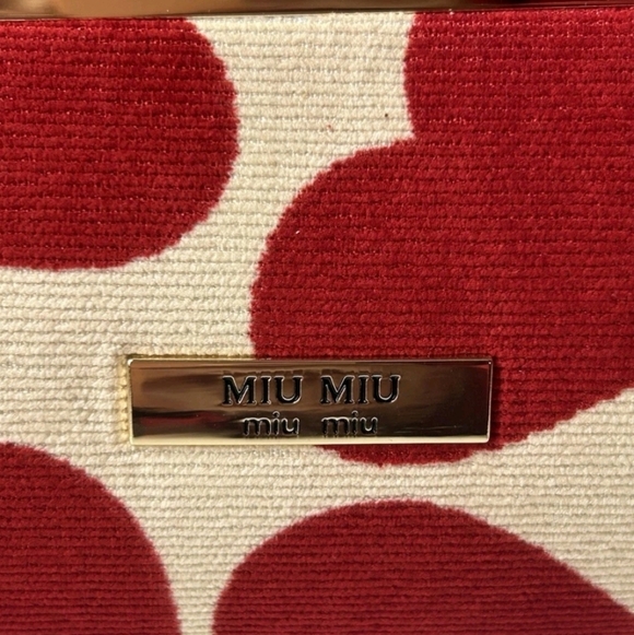 Miu Miu Red Heart Clutch/Crossbody Pochette - Picture 2 of 5